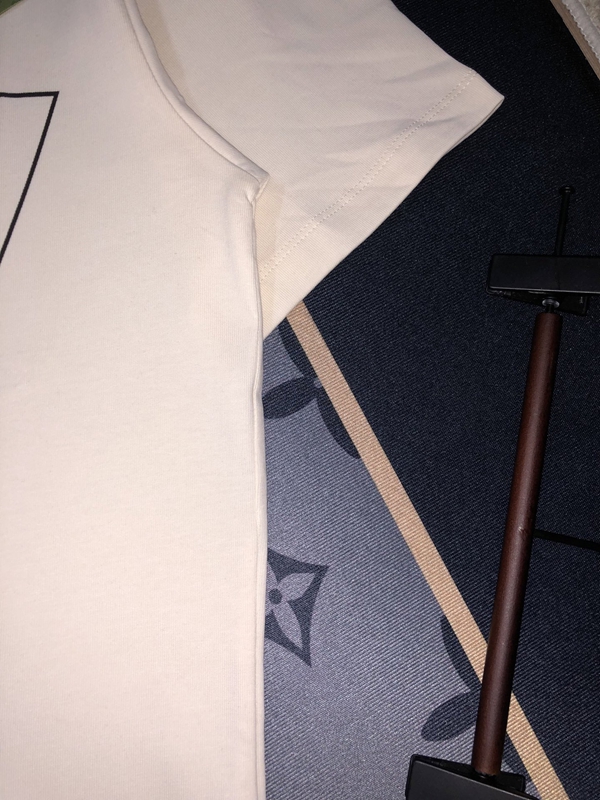 ブランドTシャツ角部分ディテール